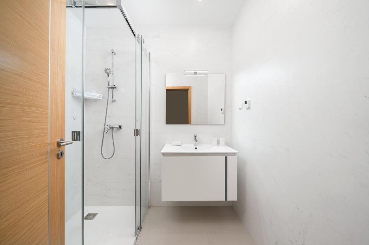 Design 2 With Pool By Homing *